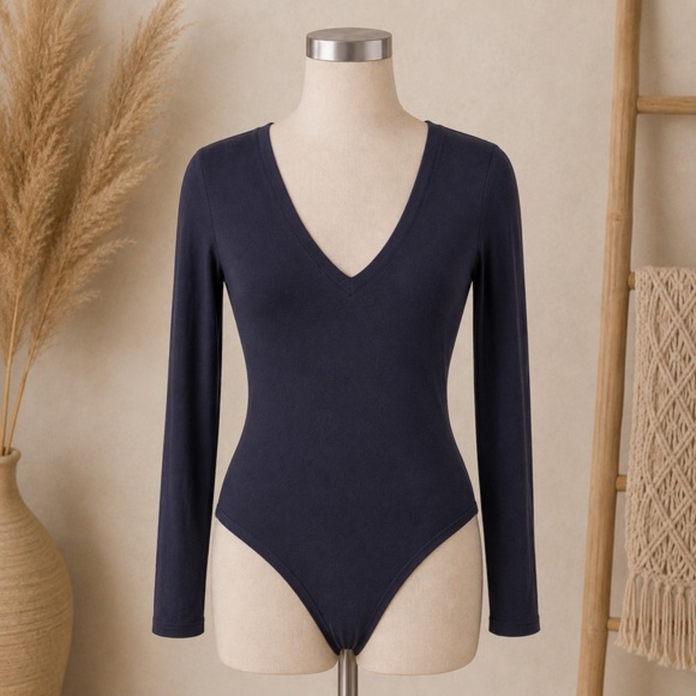 Wasabi + Mint Navy Blue Deep V-Neck Long Sleeve Bodysuit Size M WMT1996 USA